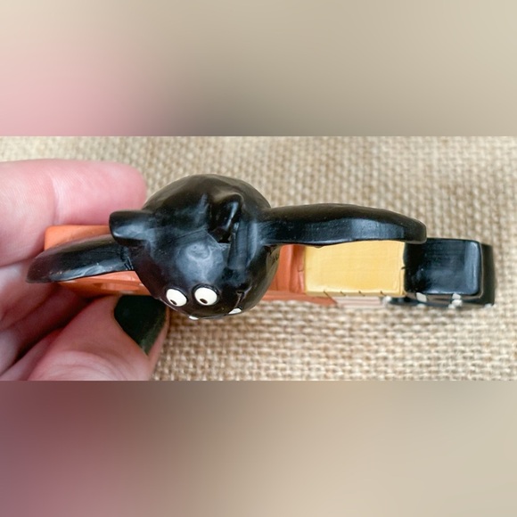 Blossom Bucket B Lloyd Resin Bat Figurine Whimsigoth Vampire Core Halloween - Picture 6 of 8